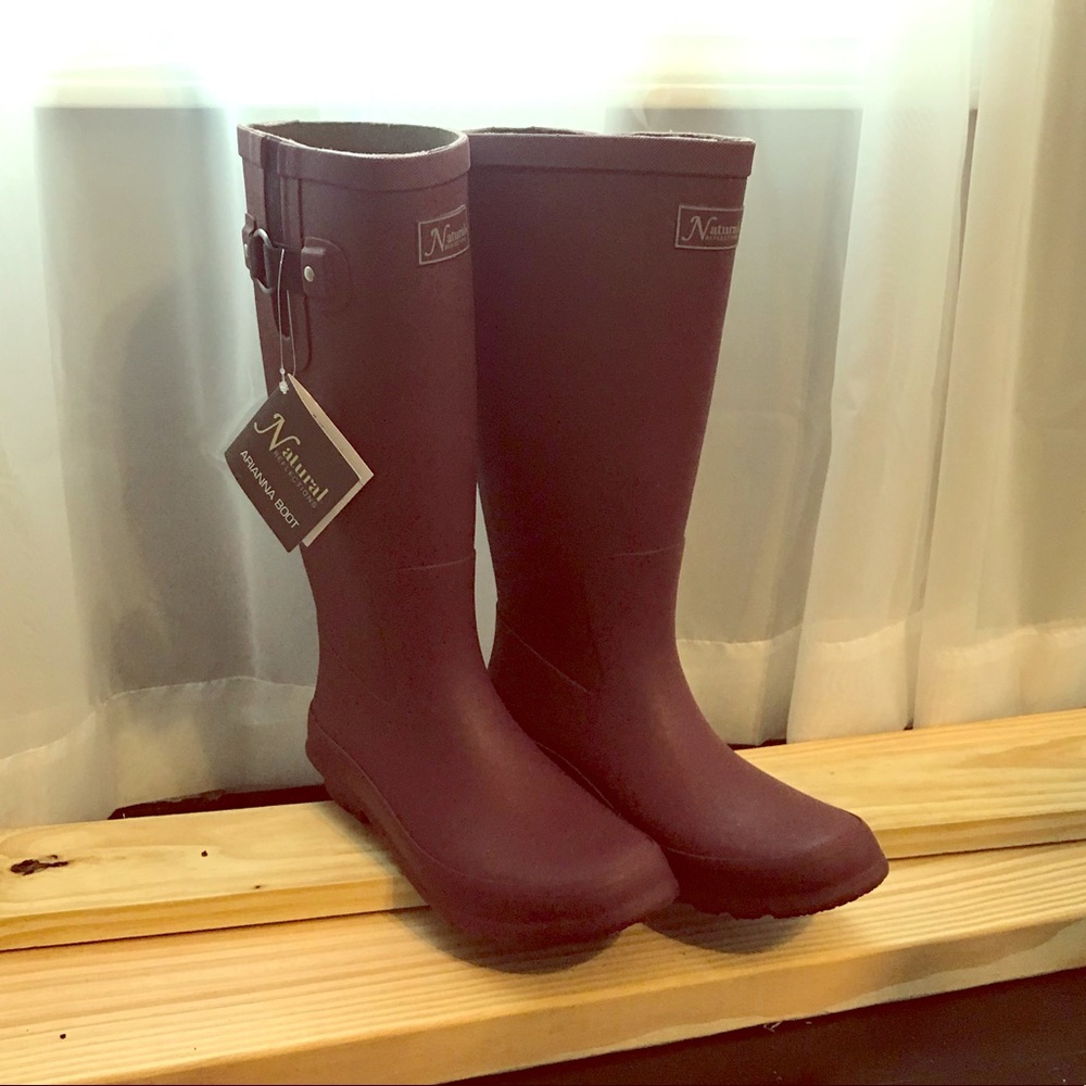 Natural reflections women’s rubber boots NWT
